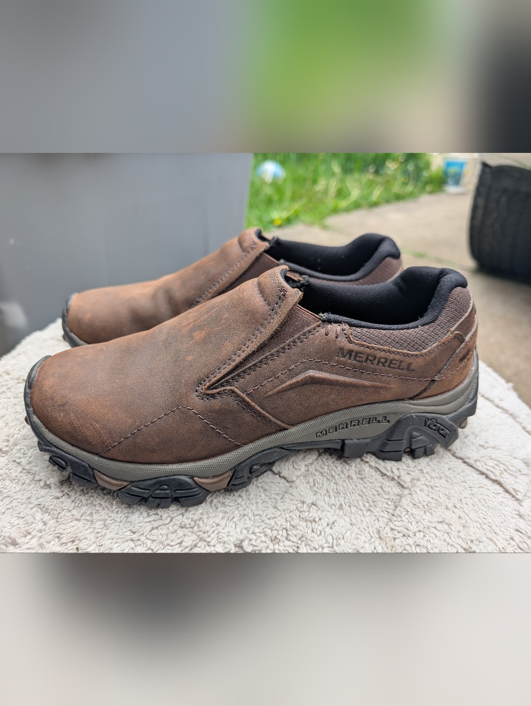 Men's Merrell Dark Earth Slip On Mocs Size 8